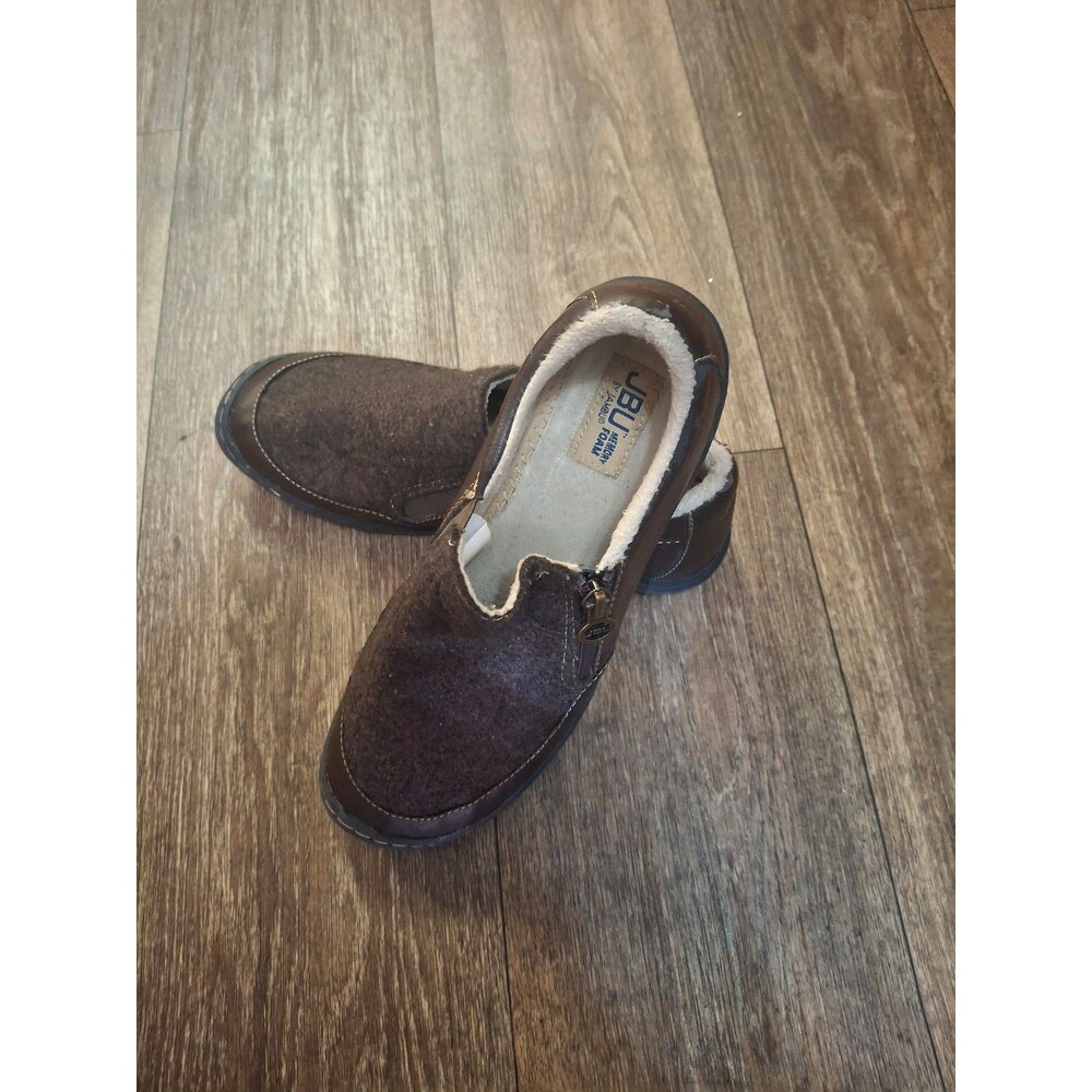 Brown jambo shoes